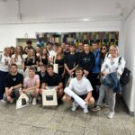 młodzież na warsztatach artystycznych