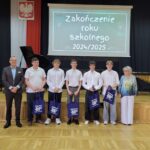 wyróżnieni uczniowie z przedstawicielem ZAP Kooperacja