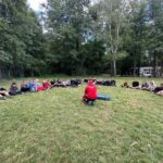 grupa ludzi