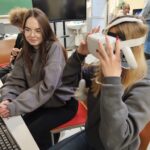 młodzież w pracowni