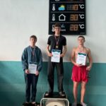 zwycięzcy zawodów pływackich