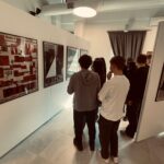 młodzież na wystawie