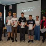 uczestnicy, opiekunowie i organizatorzy konkursu Cyborg