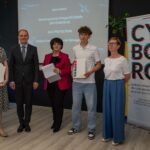 uczestnicy, opiekunowie i organizatorzy konkursu Cyborg